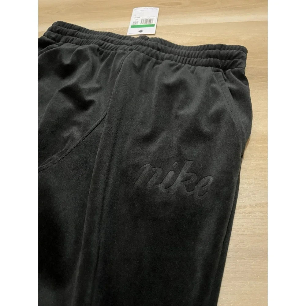 Nike Sportswear Girl's Size‎ XL Black Logo Velour Slim Fit Athletic Jogger Pants